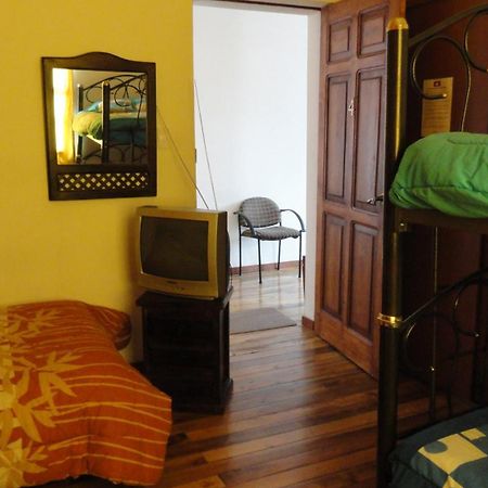 Hostal Del Piamonte กีโต ภายนอก รูปภาพ